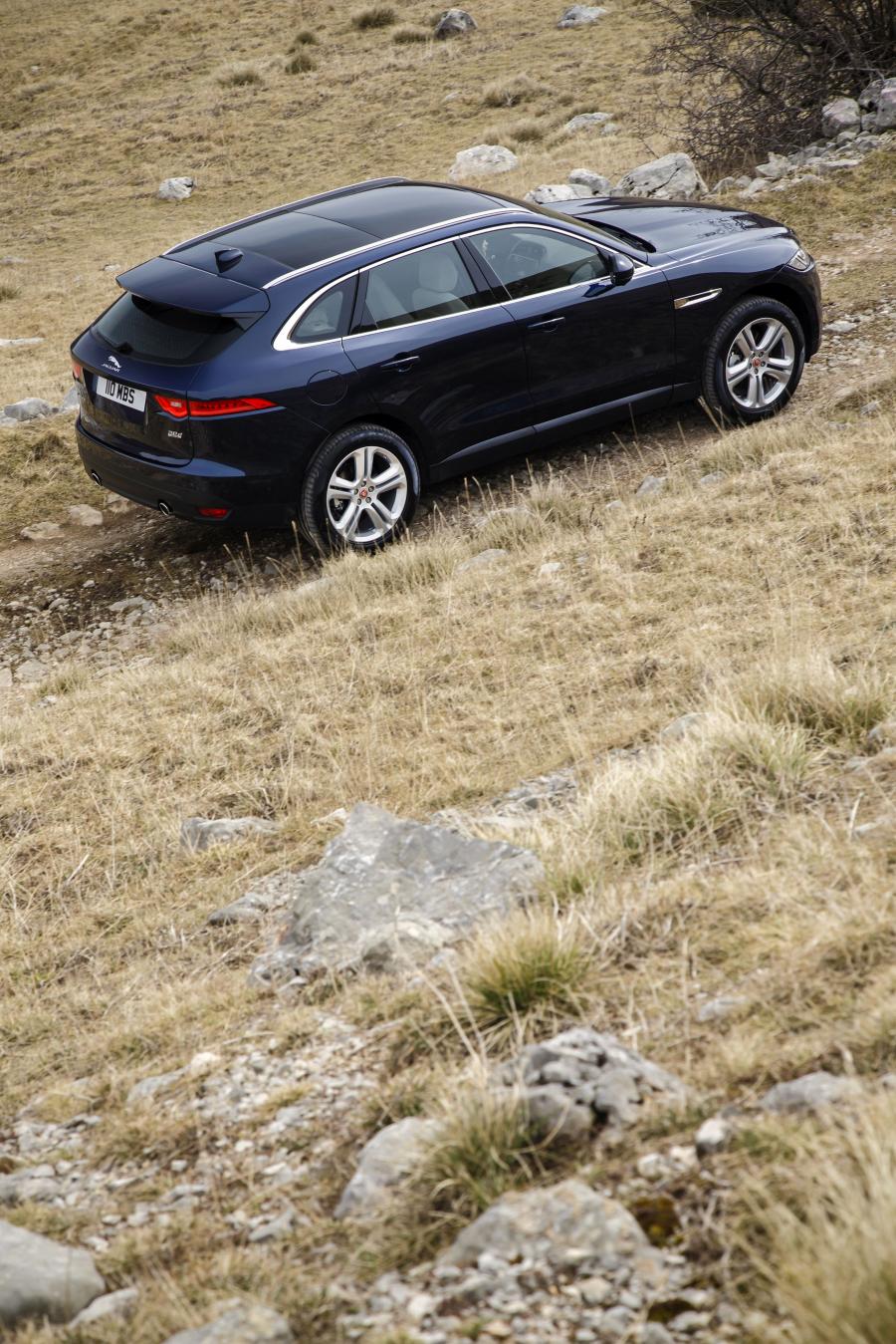  Jaguar F-Pace Portfolio 2016 года  (фото 20 из 31)